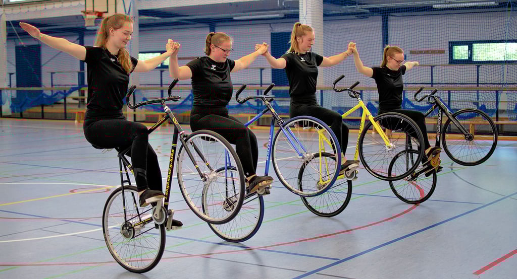 Die Kunstradfahrerinnen Hannah Berger, Selina Harnisch, Hannah Schütz und Celine Grochol (v.l.) bilden die neue, erfolgreiche Vierermannschaft des VfH Mücheln.