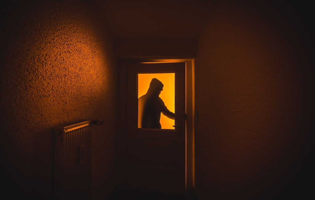Sind Türen oder Fenster nicht fest verschlossen, macht man es Einbrechern leicht.