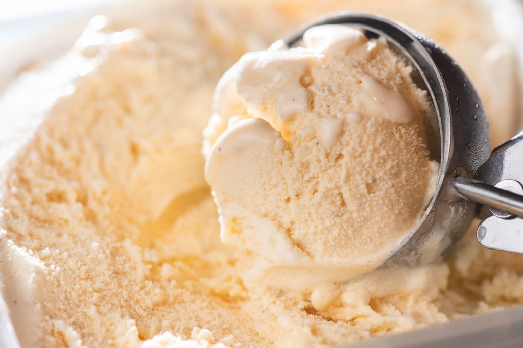 Ob als Dessert oder süße Erfrischung, über eine Packung Eiscreme im Gefrierschrank freut sich so mancher im Sommer.