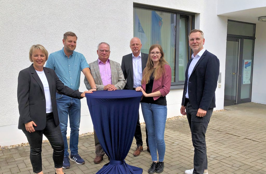 Die Unternehmer Scarlett Brömmling und Holger Viol (2.und 3.v.re) im Gespräch mit den Experten des Netzwerks Unternehmensnachfolge.