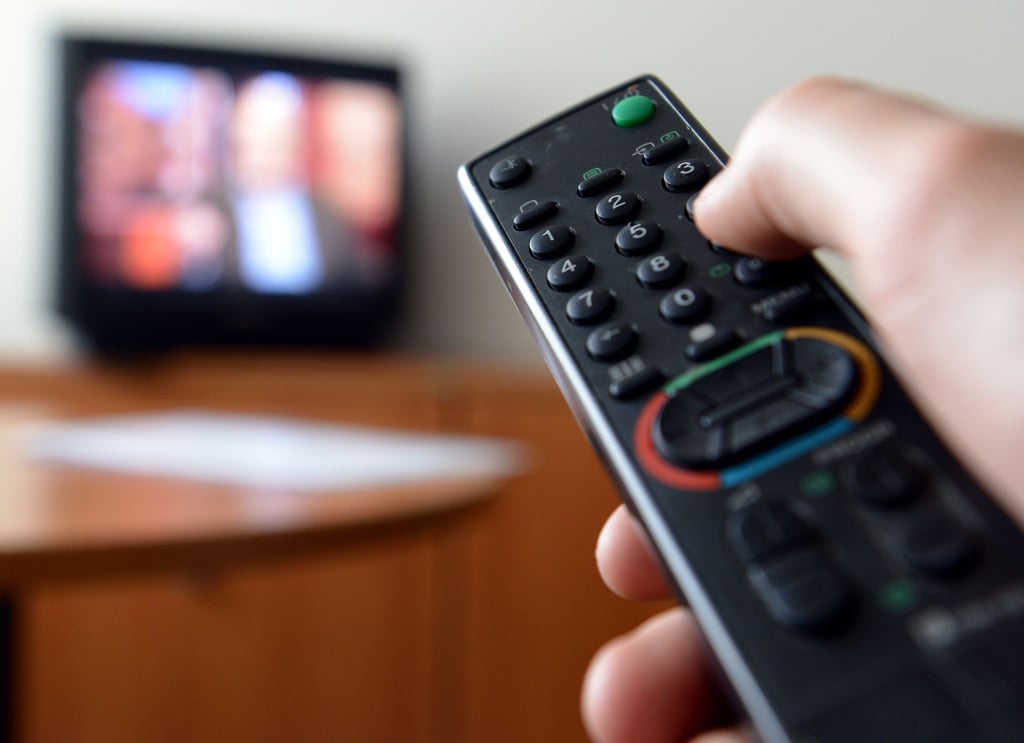 Social Media statt Fernsehen: Junge Menschen steuern mit Blick auf aktuelle Informationen deutlich häufiger Social Media an (Symbolbild).