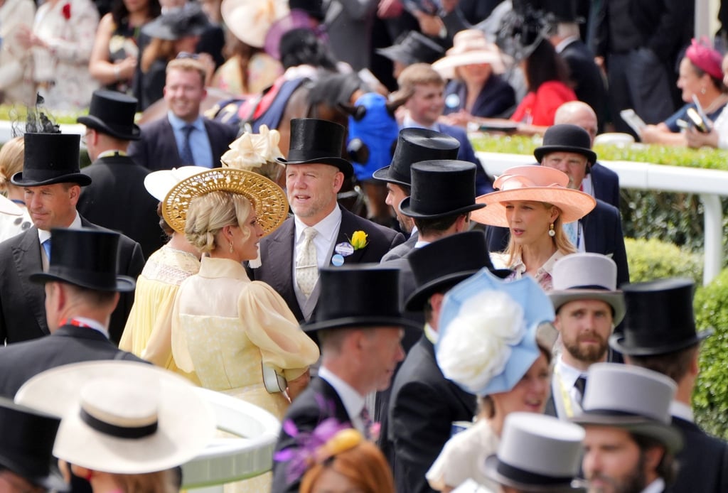 Zara Tindall, Tochter von Prinzessin Anne, kommt mit ihrem Mann Mike Tindall zum Pferderennen.