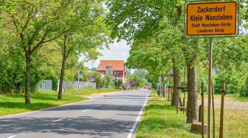 Etwa ab dem Ortseingang in Höhe des Schwimmbades werden ab Montag die Straßenbauarbeiten in Klein Wanzleben beginnen.