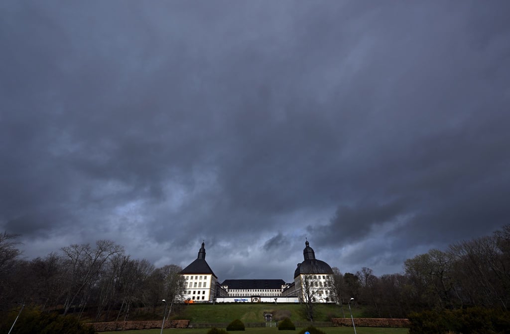 Wolken ziehen über Schloss Friedenstein.