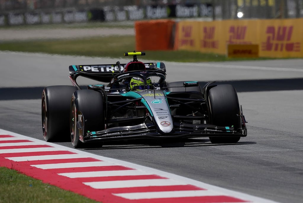 Lewis Hamilton fuhr am ersten Trainingstag in Barcelona die schnellste Runde.