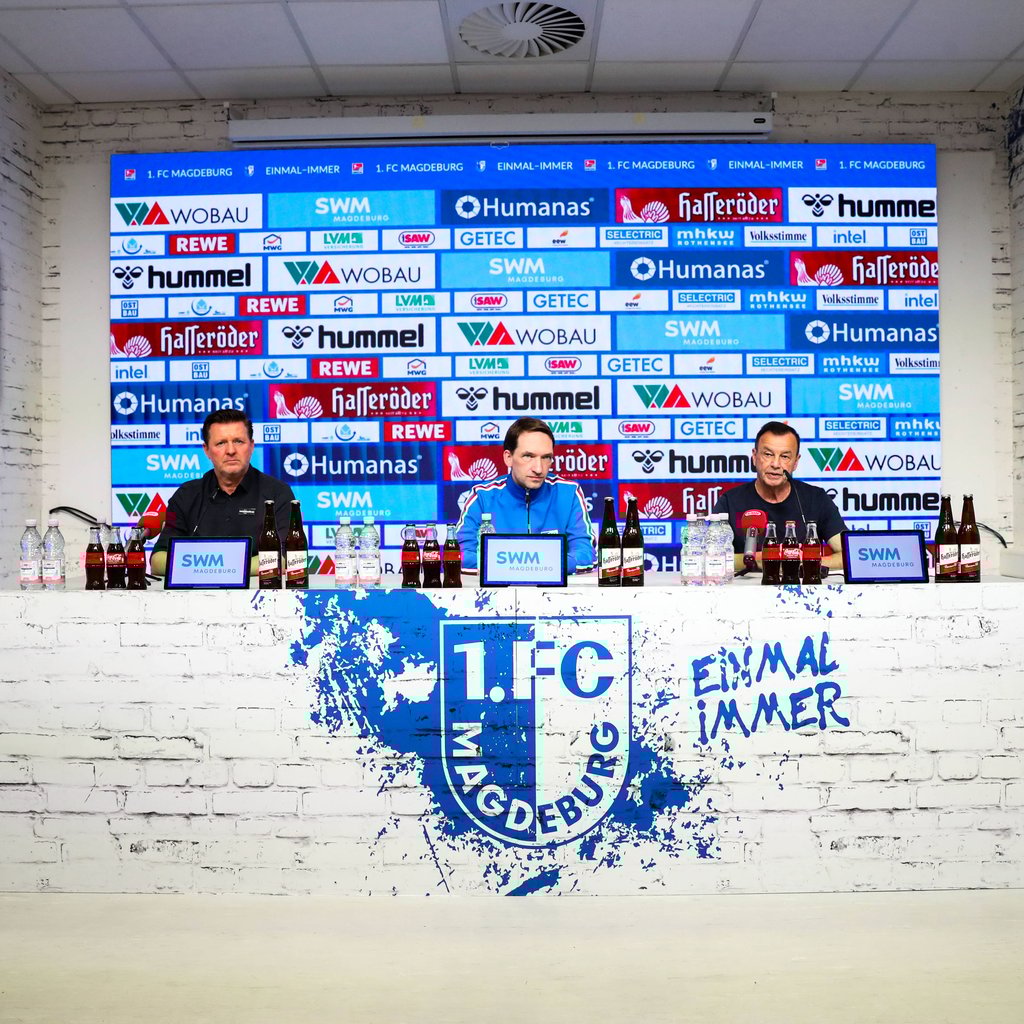 Christian Titz (li.), Cheftrainer vom 1. FC Magdeburg, und Otmar Schork (re.), Geschäftsführer Sport beim FCM.