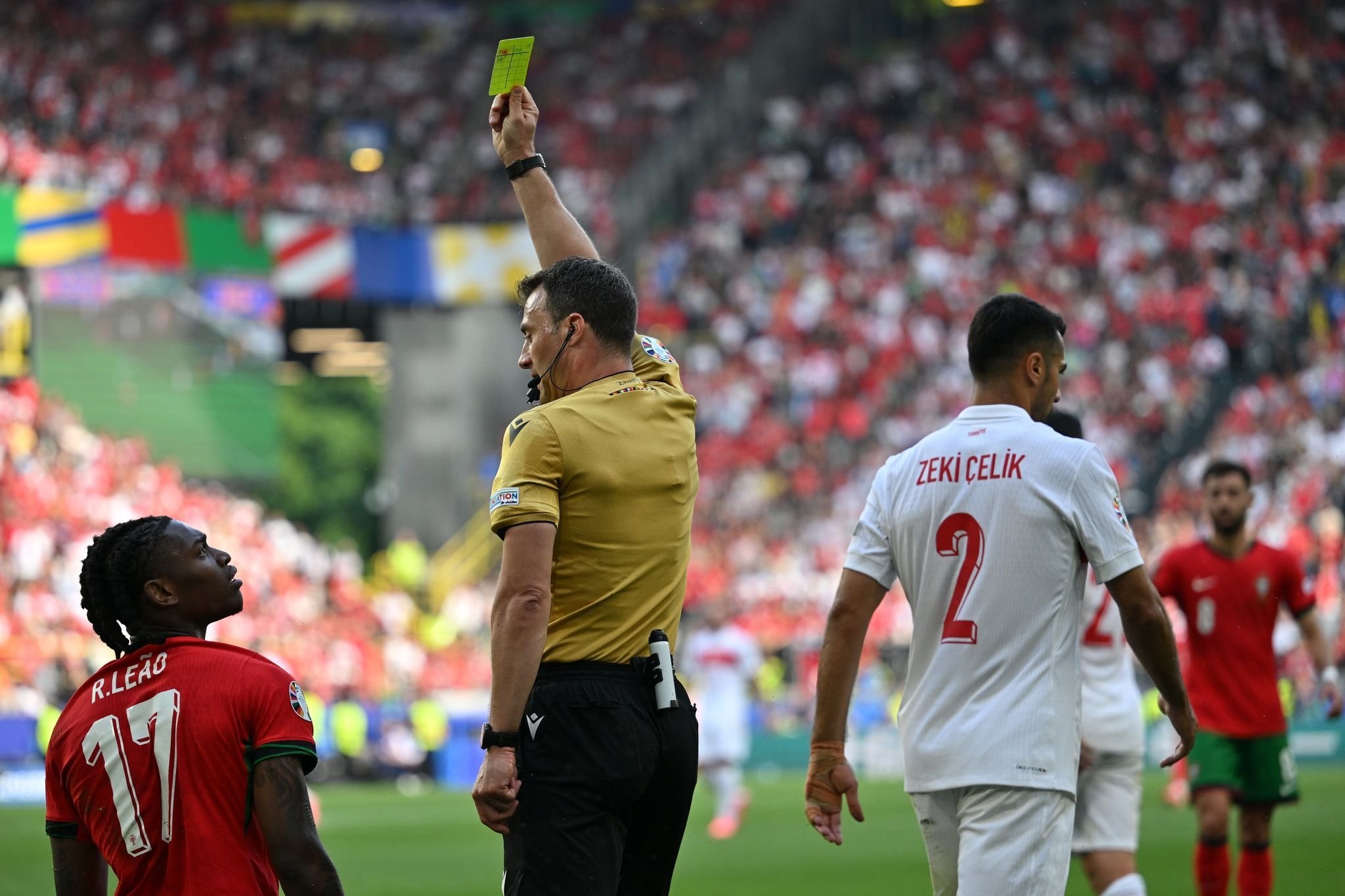 Fußball-EM: Zwei Gelbe Karten Wegen Schwalben: Sperre Für Portugals Leão