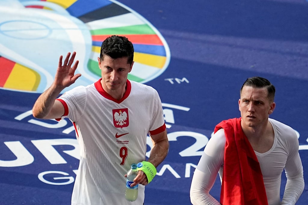 Trainer Michal Probierz will sich mit seinen Profis nicht vor den Fans verstecken.