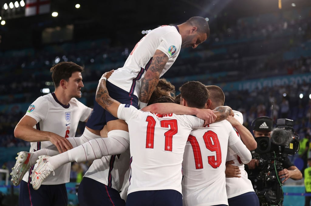 Englands Spieler bejubeln den Erfolg im Viertelfinale.