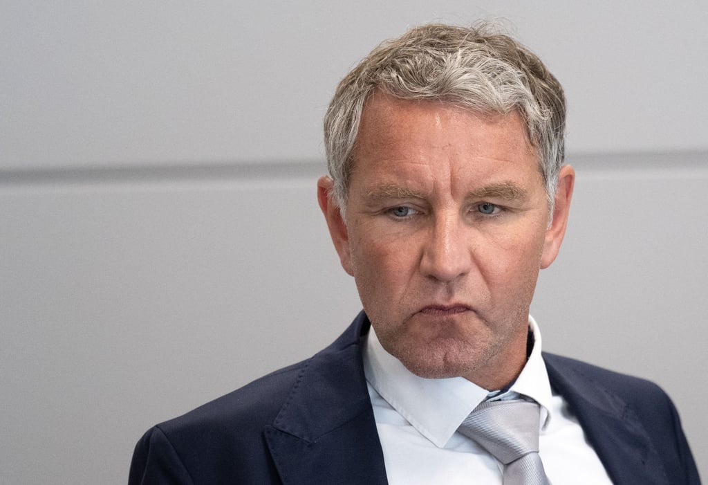 Björn Höcke muss sich erneut wegen der Verwendung einer verbotenen Losung der Sturmabteilung (SA) verantworten.