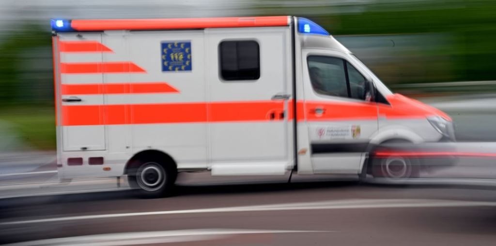 Sperrung nach Unfall im Saalekreis: Ein Mann ist bei Sylbitz auf der L50 schwer verletzt worden.