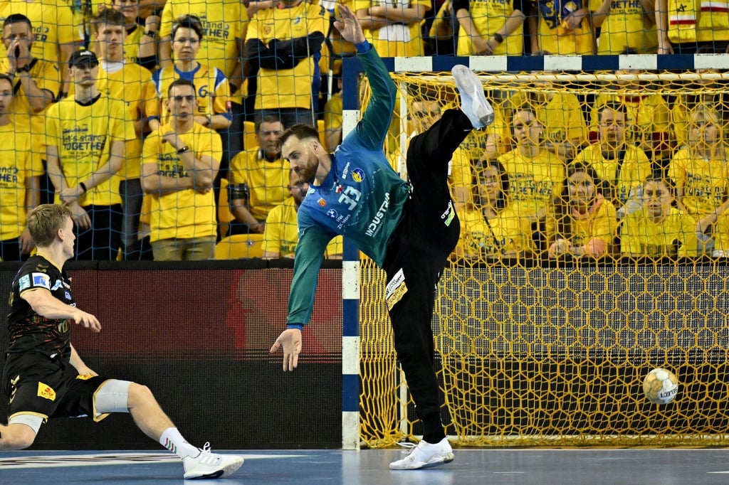 Türhüter Andreas Wolff kehrt nach einem Medienbericht zum THW Kiel zurück.