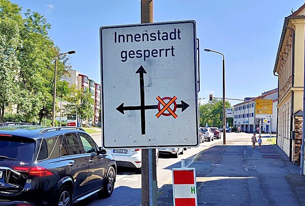 Von der B 100 kann man ab Freitag nicht ins Zentrum fahren.