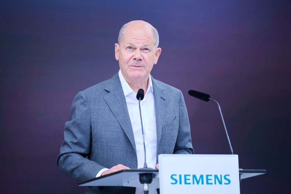 Bundeskanzler Olaf Scholz (SPD) spricht zur Grundsteinlegung für Siemensstadt Square in Berlin-Spandau.
