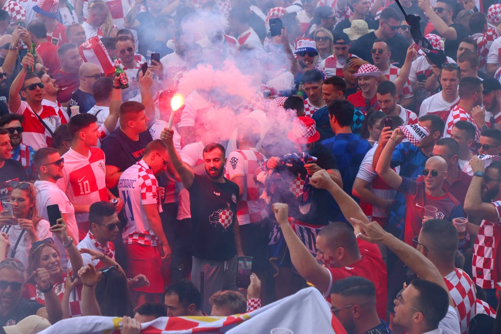 Über 10.000 Kroaten nahmen vor dem Italien-Spiel in Leipzig an einem Fanmarsch.