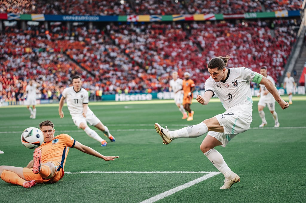 Perfekte Schusshaltung: Marcel Sabitzer trifft zum 3:2 gegen die Niederlande.