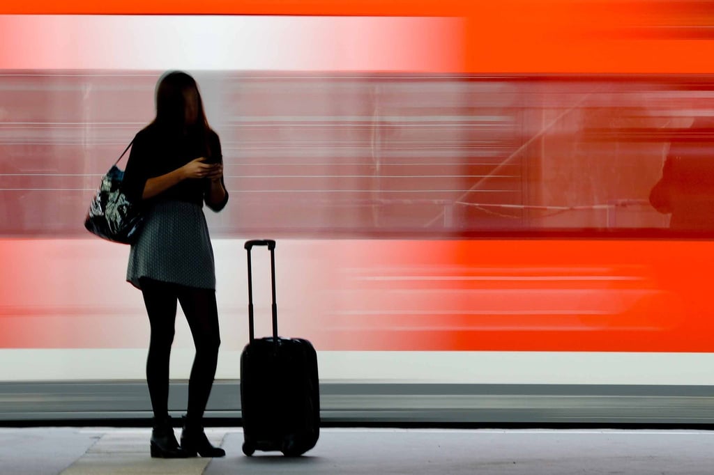 Die Bahn kommt - aber eben nicht immer pünktlich. Eine App liefert Angaben zur Wahrscheinlichkeit für Verspätungen und will damit bei der Auswahl möglichst zuverlässiger Verbindungen helfen.