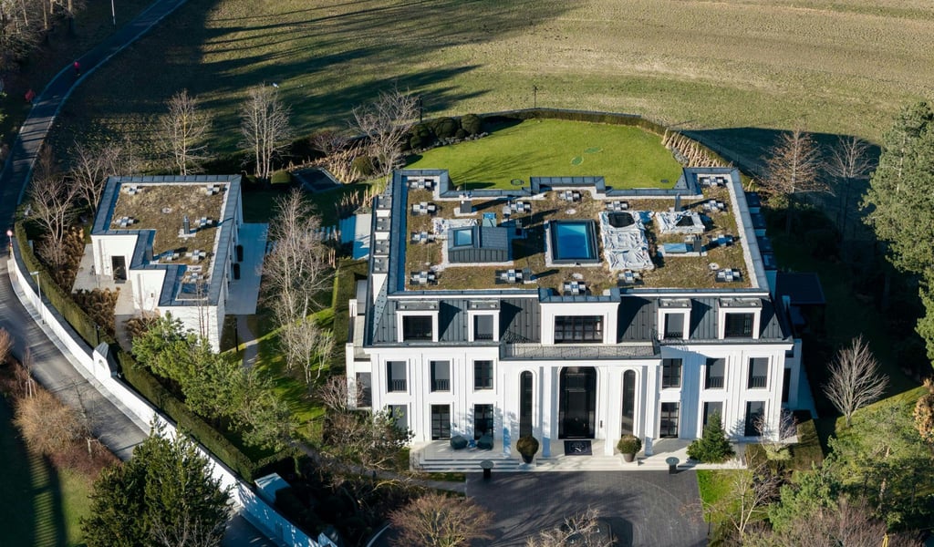 Außenansicht der von Signa-Gründer R. Benko privat genutzten Villa.