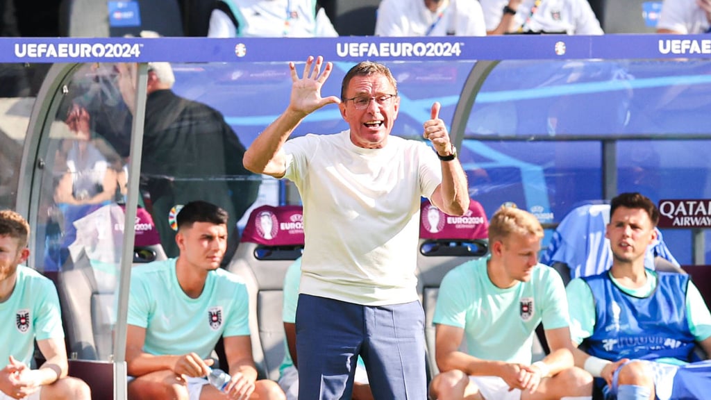 Richtig, Ralf Rangnick, Österreich hat sechs Punkte in der Gruppe geholt.