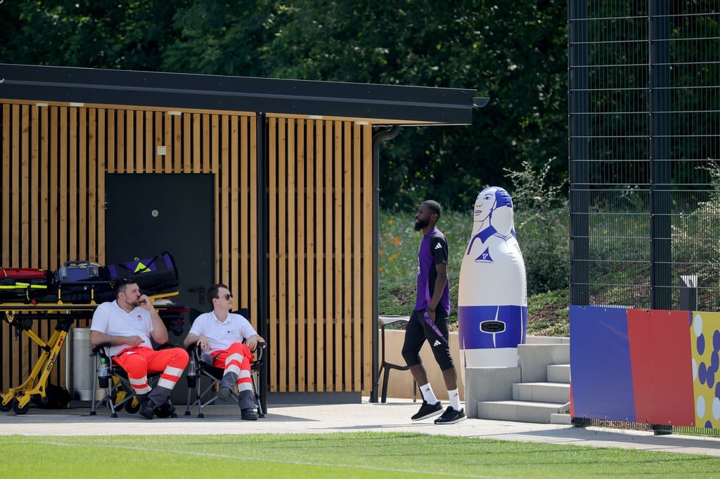 Deutschlands Abwehrchef Antonio Rüdiger fehlte im Mannschaftstraining und absolvierte nur eine kleine Laufeinheit.