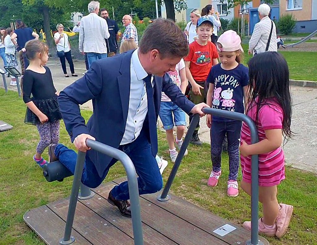 An mehreren Geräten kann man sich sportlich betätigen.