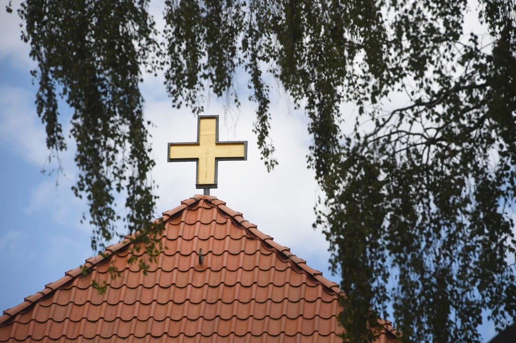 Blick auf die Pfarrkirche Heilige Dreifaltigkeit der Pfarrei St. Bernhard Stralsund-Rügen-Demmin.