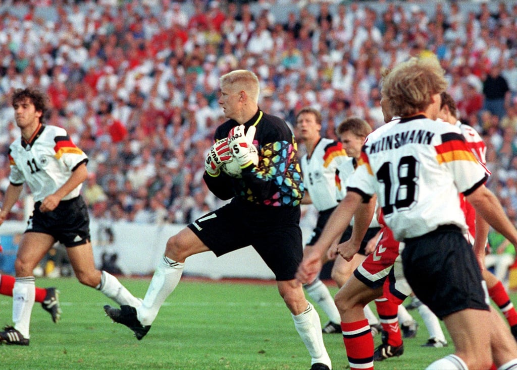 Die deutsche Fußballnationalmannschaft verlor 1992 das EM-Endspiel gegen den Außenseiter Dänemark.