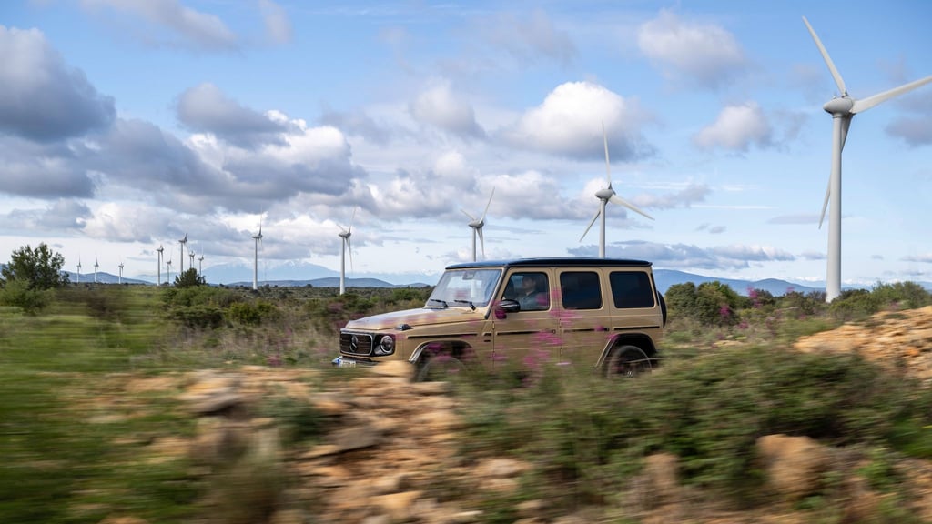Mit elektrischem Rückenwind ab durch die Mitte: Die 588 PS starke elektrische G-Klasse im bevorzugten Habitat.