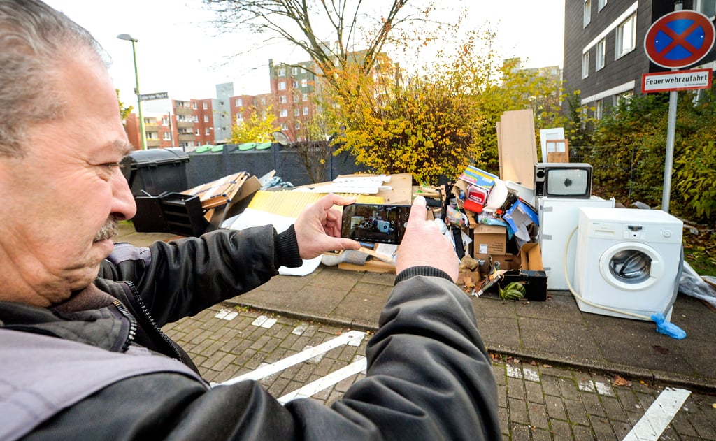 In Essen kümmern sich schon seit mehreren Jahren Quartiershausmeister um Ordnung und Sauberkeit in ihrem Revier. Auch in Magdeburg-Neustadt soll es das geben.