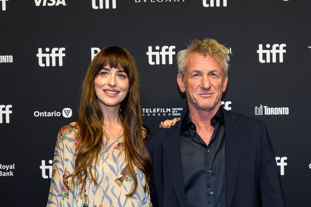 Dakota Johnson und Sean Penn stellen „Daddio“ beim Filmfestival in Toronto vor.