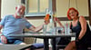 Sven und Katja Dobberahn kommen wegen des gemütlich-rustikalen Ambientes und moderater Preise immer wieder sogar extra aus Magdeburg in das Wolmirstedter Restaurant "Sorbas". Nur für ein Bier kommen inzwischen aber kaum noch Gäste in die Wolmirstedter Gaststätten.