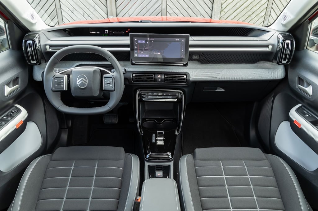 Schlicht, aber nicht ohne Charme: So urteilt der Tester über das Interieur des französischen Kleinwagens.