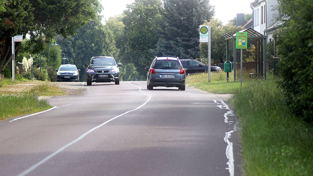 Weil viele Autofahrer zu schnell durch den Samsweger Ortsteil Bleiche fahren, kann es insbesondere für Schulkinder gefährlich werden. Eltern wollen jetzt handeln.