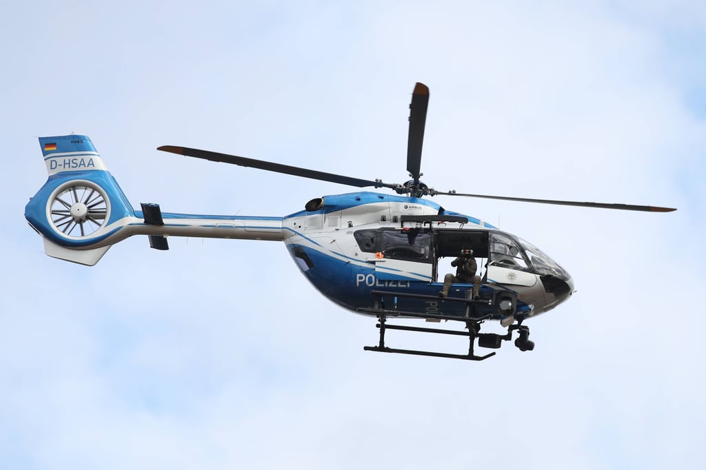 Ein Polizeihubschrauber wurde bei der Verfolgungsjagd auf der A2 ebenfalls eingesetzt..
