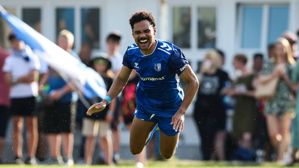 Herbert Bockhorn trägt auch in der Saison 2024/25 wieder das Trikot des 1. FC Magdeburg, obwohl er im Mai bereits offiziell verabschiedet worden war.