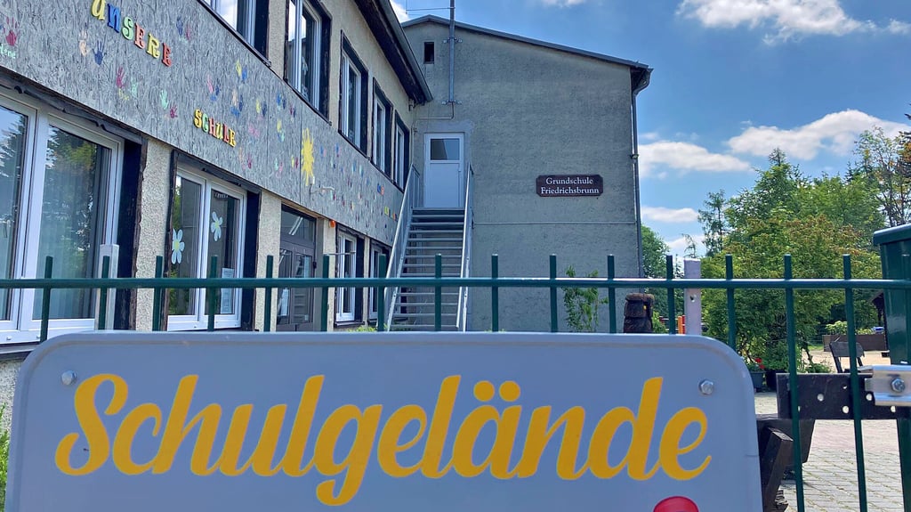 Die Grundschüler werden das Schulgelände in Friedrichsbrunn nur noch betreten, wenn sie den Hort besuchen.