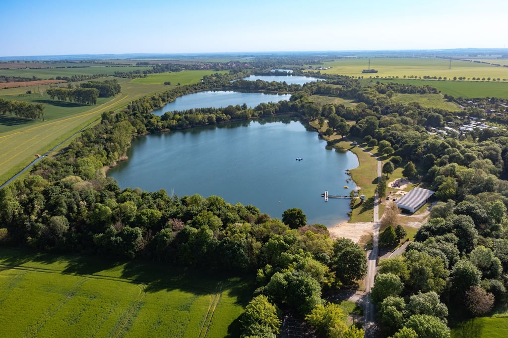 Blick auf den Halberstädter See.