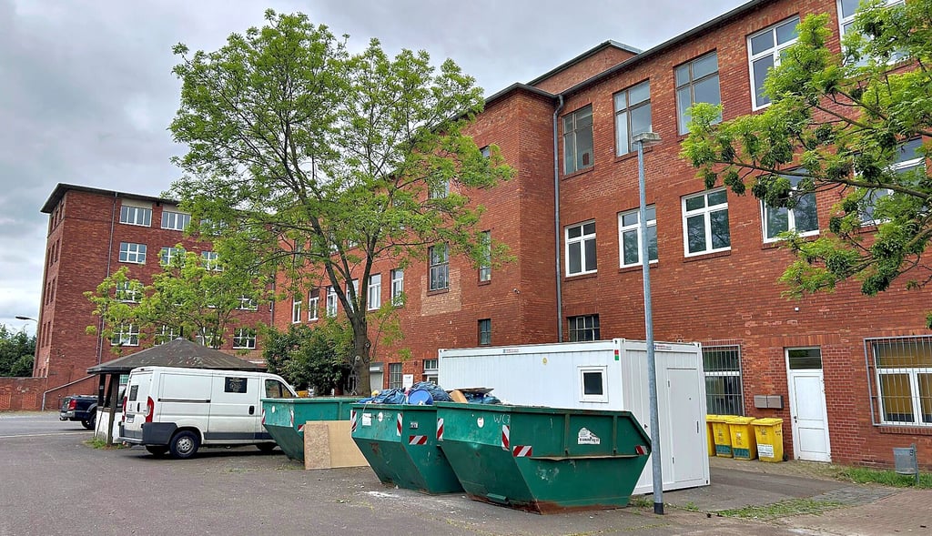 In der Magdeburger Liebknechtstraße 87-97 wird eine Etage des Komplexes zu einem Ort für flexible und kurzfristige Mieter. Gedacht sind die Räume beispielsweise als Büros, Werkstätten, Lagerplätze oder Ateliers.
