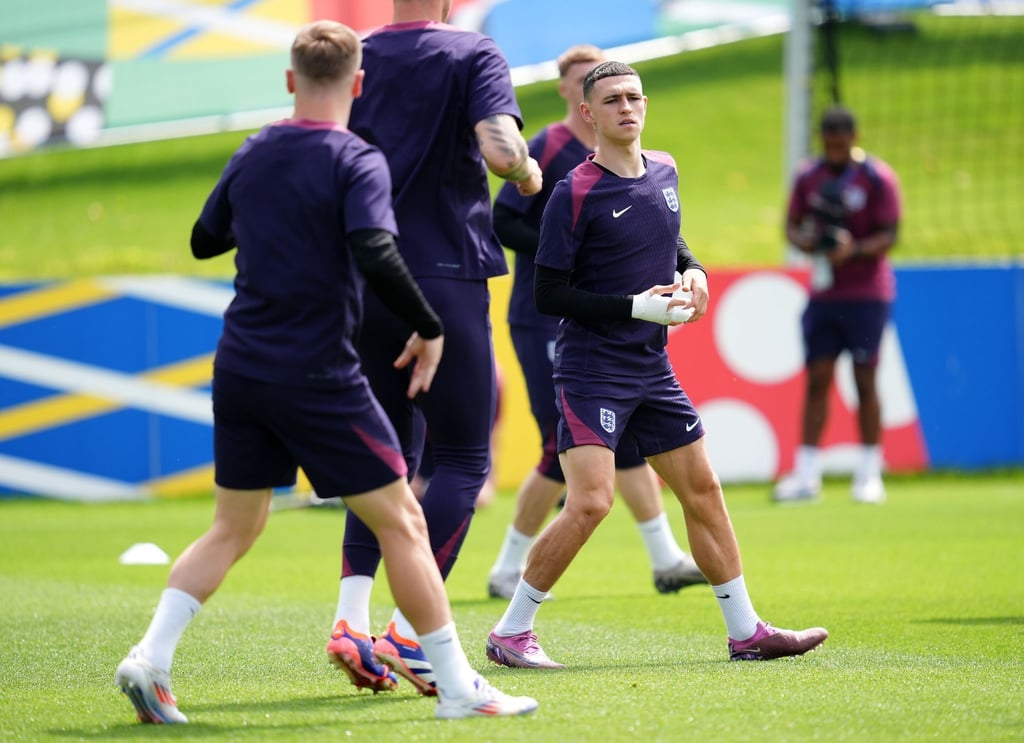 Nationalspieler Phil Foden ist nach der Geburt seines Kindes wieder im Training.