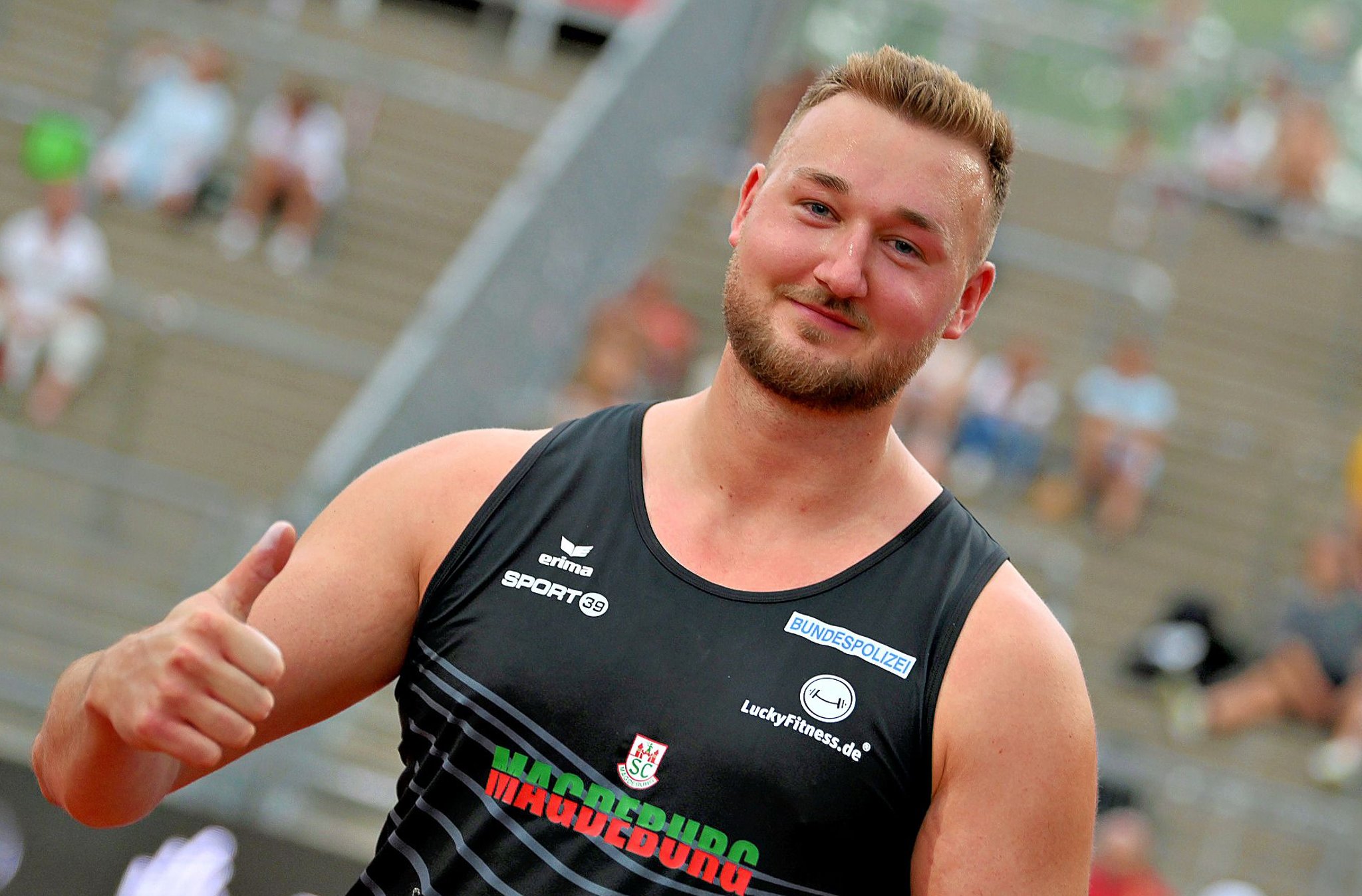 Leichtathletik Henrik Janssen Vaterglück und Silberwurf innerhalb