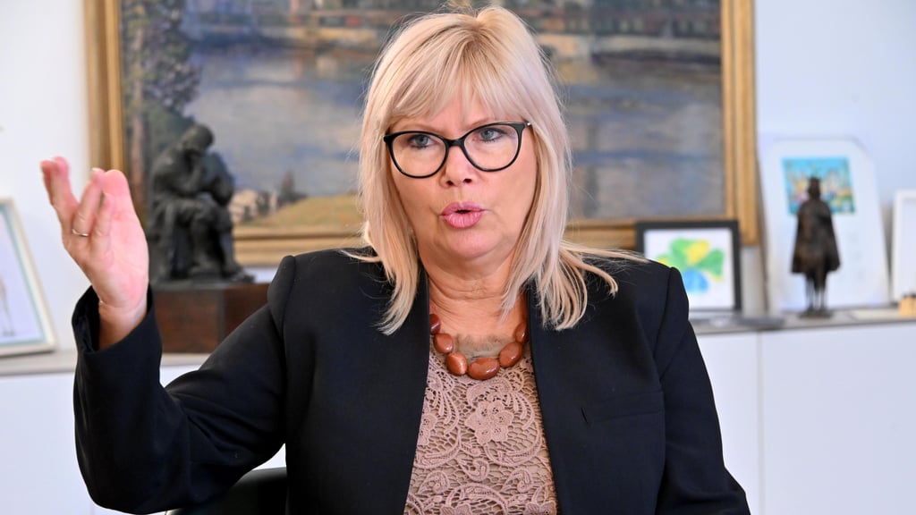 Oberbürgermeisterin Simone Borris spricht Klartext über die desolate Finanzsituation der Landeshauptstadt Magdeburg.