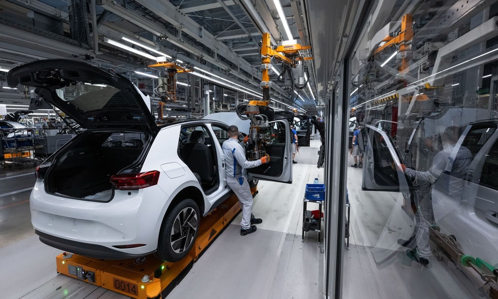 Zwickau: VW Sachsen plant wegen Flaute bei E-Autos weitere rund 1000 befristete Stellen zu streichen