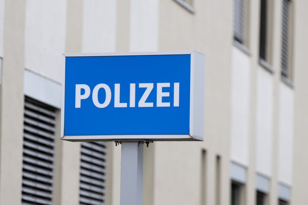 Die Polizei in Magdeburg ist zu einem Einsatz auf der Elbe gerufen worden.