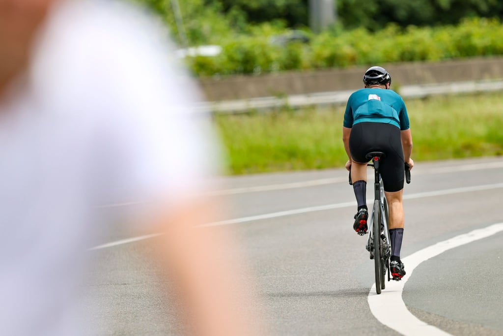 Wildunfall mit einem Rennrad-Fahrer. (Symbolbild)