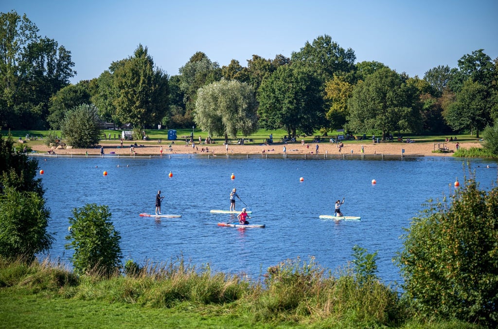 Ein 27-Jähriger wollte einen Volleyball aus dem Wasser holen und ist dabei ertrunken.