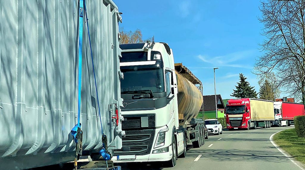 Die Grabower Landstraße in Burg ist offizielle Umleitungstrecke für die A2 und oftmals dicht.