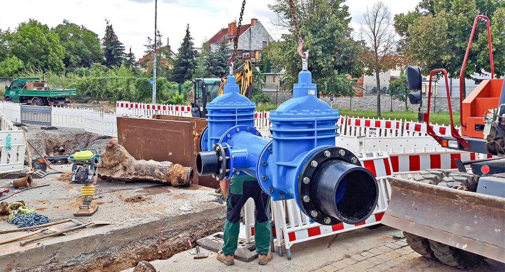 Der WAZV erneuert kontinuierlich sein Trinkwassernetz in den Mitgliedsgemeinden im ehemaligen Landkreis Staßfurt. Das erfolgte auch in der Gollnowstraße in Staßfurt, wo der Verband mit der Stadt zusammenarbeitet.
