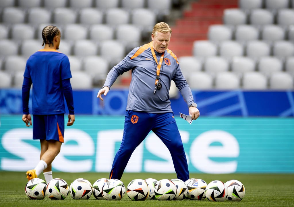 Xavi Simons mit Ronald Koeman.