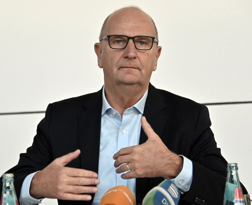 Brandenburgs Regierungschef Woidke und sein Kabinett beraten über einen neuen Nachtragsetat.