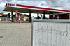 Die Esso-Tankstelle in Bernburg ist wegen eines Betreiberwechsels derzeit gesperrt. 